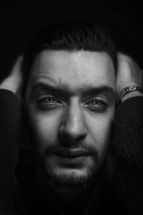 Retrato ilustrativo provisório; não é a foto de Olávio Mello